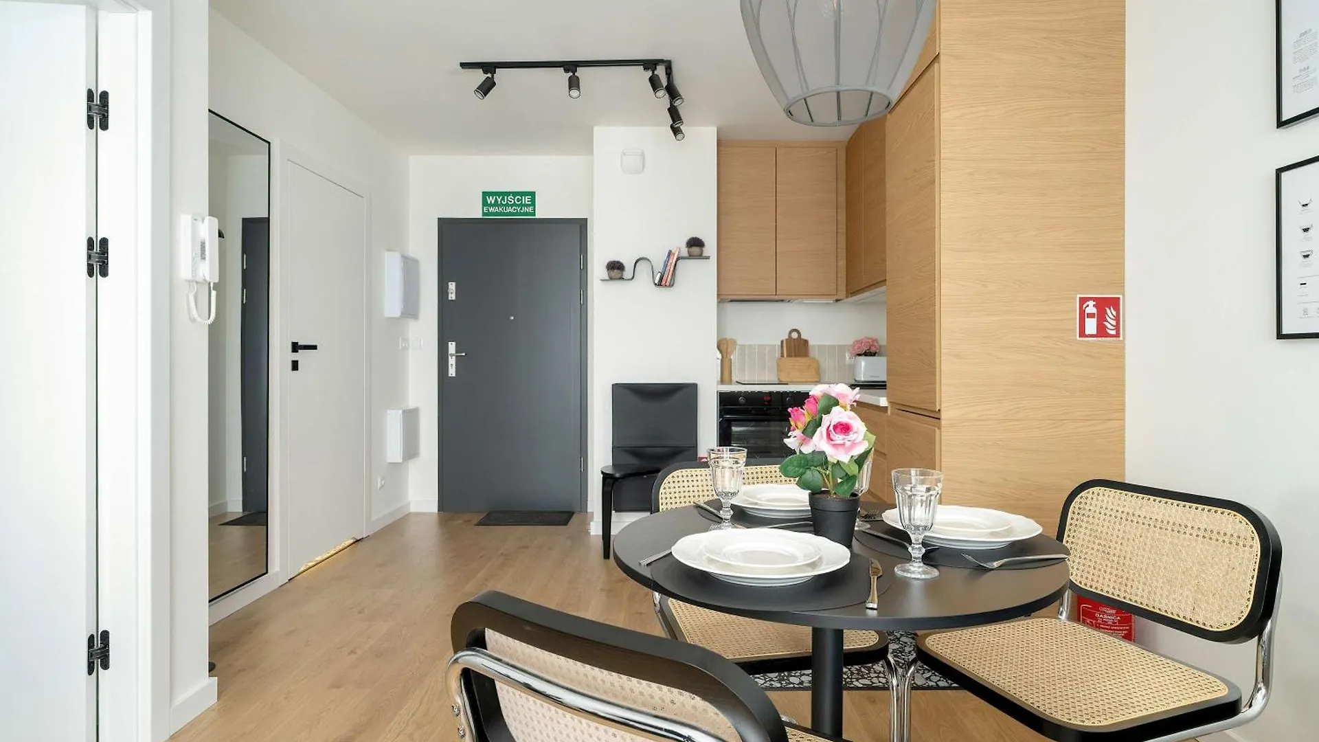 Komfortowy Apartament W Poznaniu Parking & Klimatyzacja By Noclegi Renters Polen